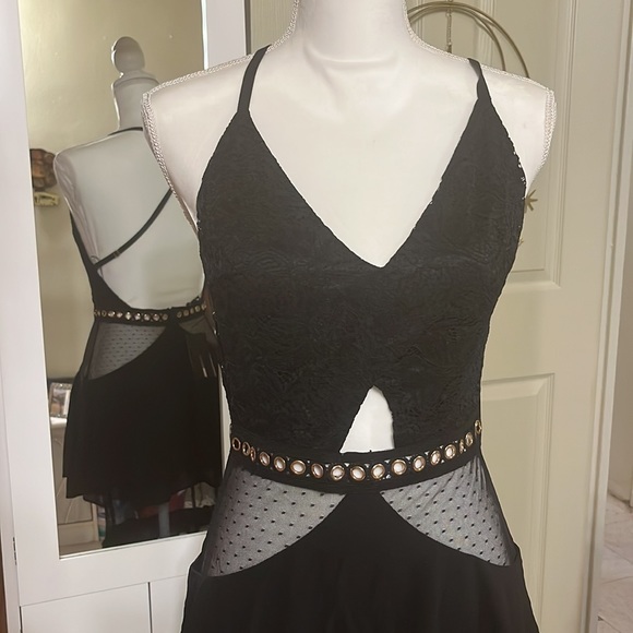 Brand New Long  fashion nova dures - Picture 5 of 9